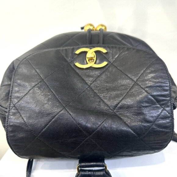 CHANEL Matelasse - Black Lambskin Backpack Tassel drawstring Gold hardware - Picture 4 of 12